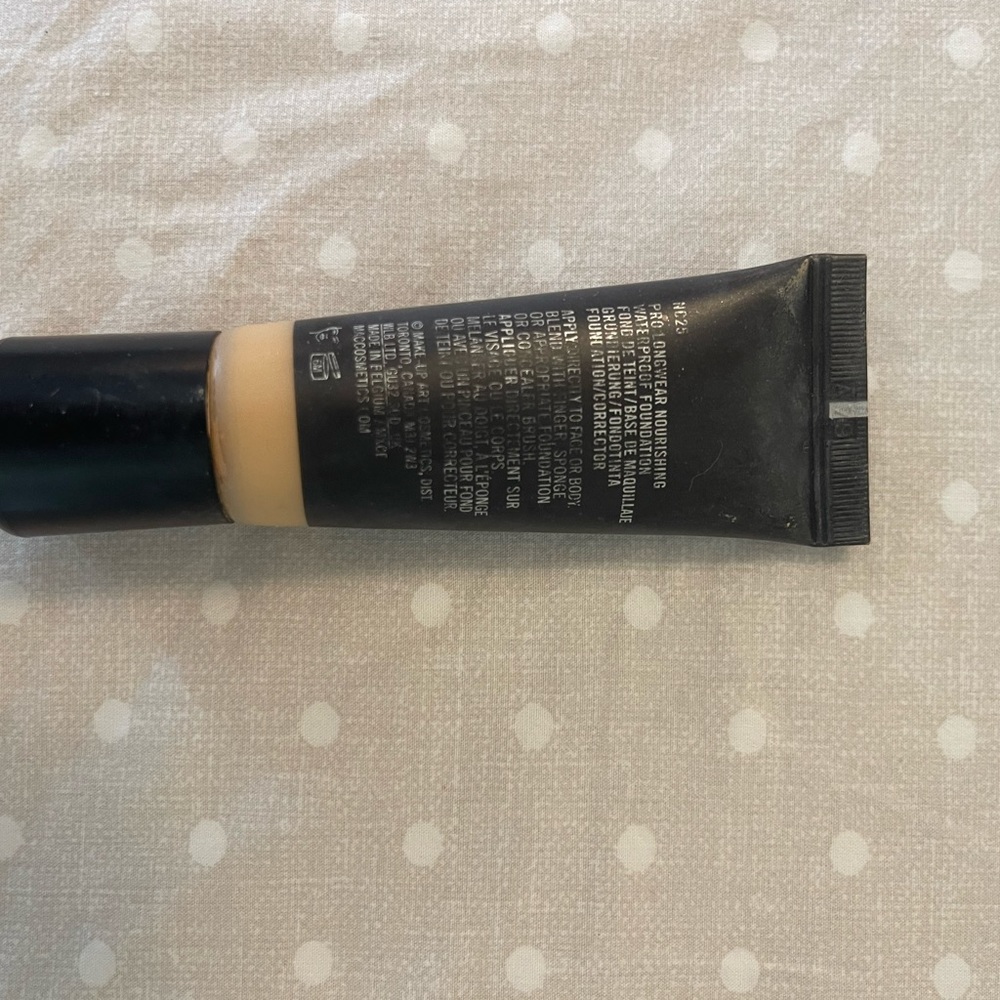 Mac makeup bundle - Picture 5 of 10
